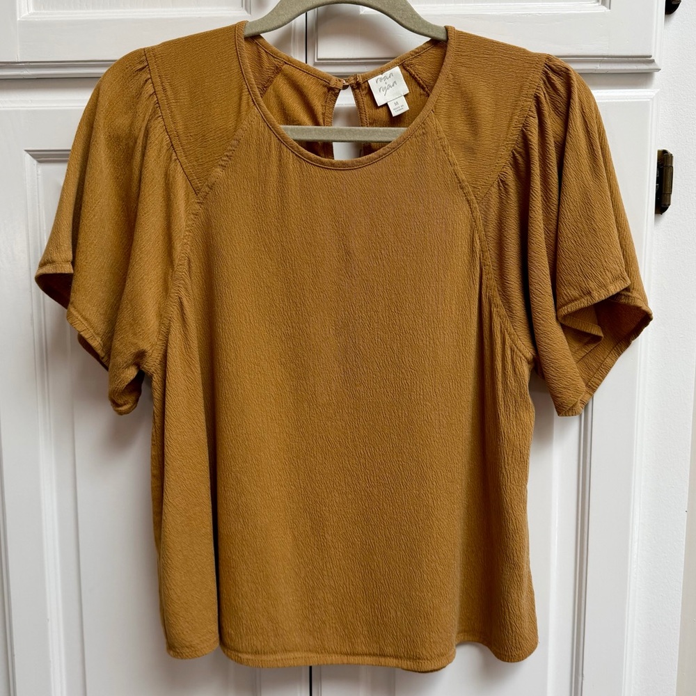 Evereve Roan + Ryan Flutter Sleeve Top Mustard Yellow Tan Size Medium